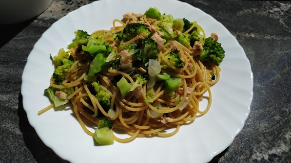 PASTA INTEGRAL CON BRÓCOLI Y JAMÓN, Espaguetis integrales con brécol