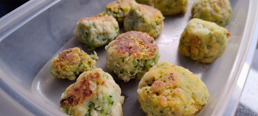 ALBÓNDIGAS DE BRÓCOLI, CALABACÍN Y TOFU